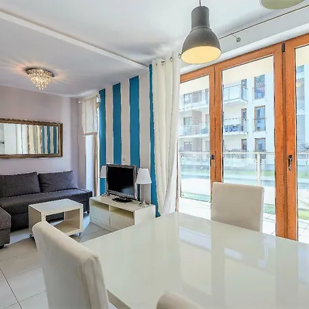 Apartament Stegna Beach * 스테그나